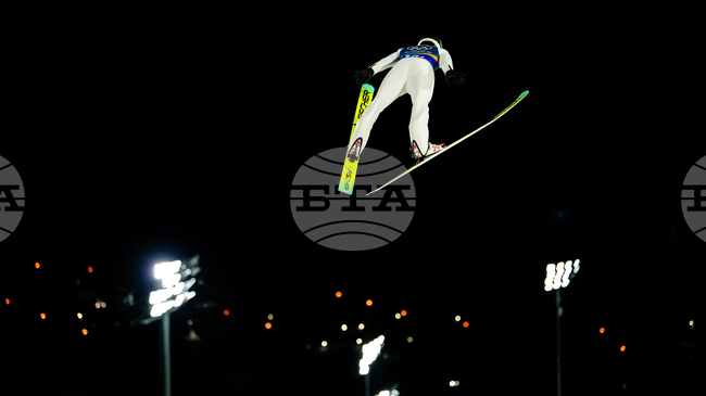 Полякът Кацпер Томасяк ще пропусне финалите в Световната купа по ски скок след падането във Викерсунд