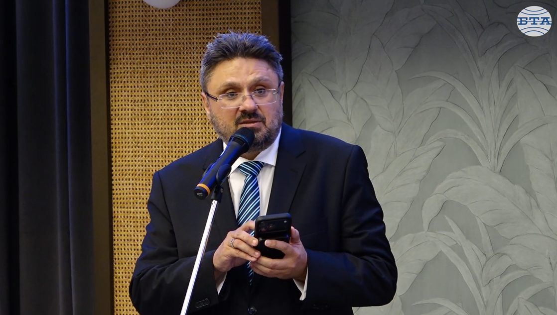 Как е изглеждала работата в БТА през 1898 година в сравнение с днес, 128 години по-късно