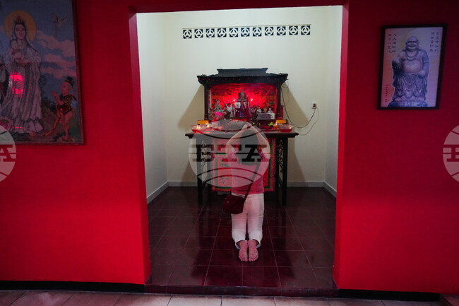 APTOPIX Indonesia Lunar New Year