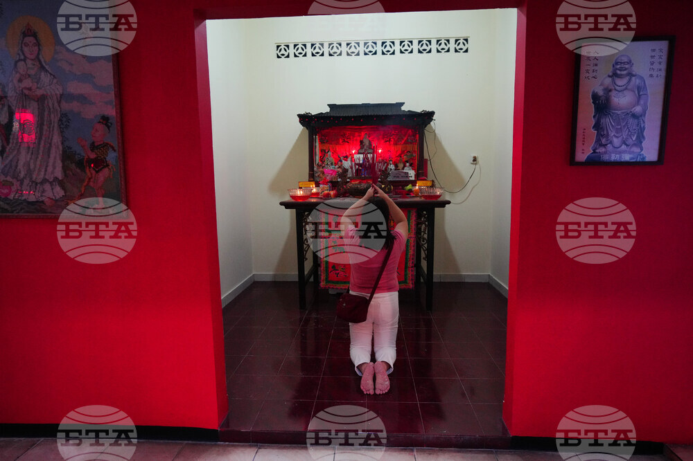 APTOPIX Indonesia Lunar New Year