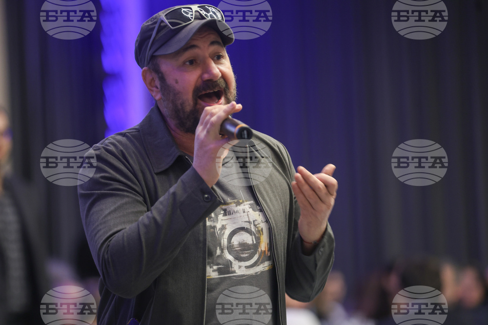 Musician Stefan Valdobrev Performs at BTA's 128th Anniversary Celebration