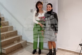 Теодора Тотева - стихосбирка - „На сантиметър от чудото”