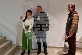 Теодора Тотева - стихосбирка - „На сантиметър от чудото”