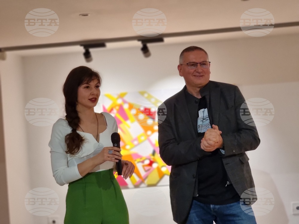 Теодора Тотева - стихосбирка - „На сантиметър от чудото”