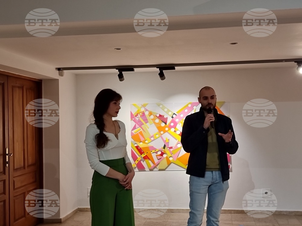 Теодора Тотева - стихосбирка - „На сантиметър от чудото”