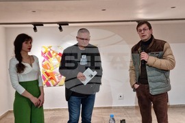 Теодора Тотева - стихосбирка - „На сантиметър от чудото”