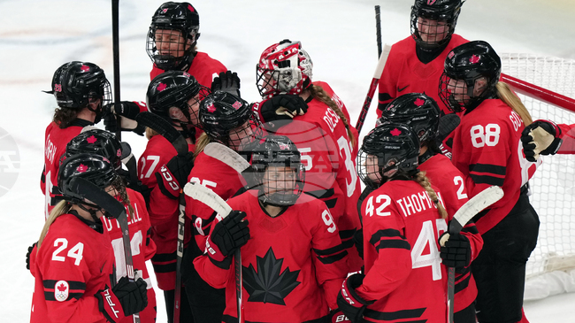 Шампионът Канада ще се изправи срещу САЩ в мача за златните медали на олимпийския турнир по хокей на лед при жените