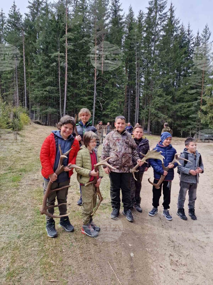 Южноцентрално държавно предприятие – гр. Смолян: Посещение в ДЛС "Извора" по случай 21 март - Международен ден на горите
