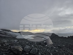 Антарктида - 34-та българска антарктическа експедиция - научноизследователски кораб "Св. св. Кирил и Методий" - българска антарктическа база "Св. Климент Охридски"