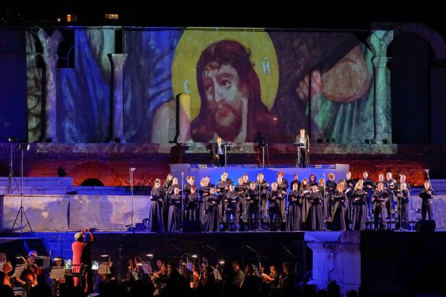 Община Ловеч: Билетите за „Люлякови музикални вечери Ловеч 2023" вече са в продажба