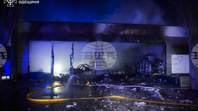 Двама души загинаха и трима са ранени в резултат на нощното нападение с дронове в Одеска област, съобщи областният управител