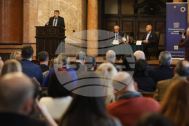 Проф. Джулио Тремонти - книга - представяне