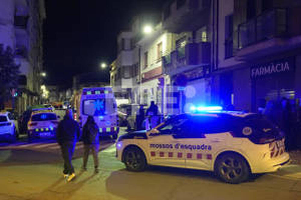 ЕФЕ: Петима души загинаха при пожар в жилищен блок в испанския град Манлеу 