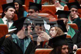 Медицински университет - лекари - дипломиране