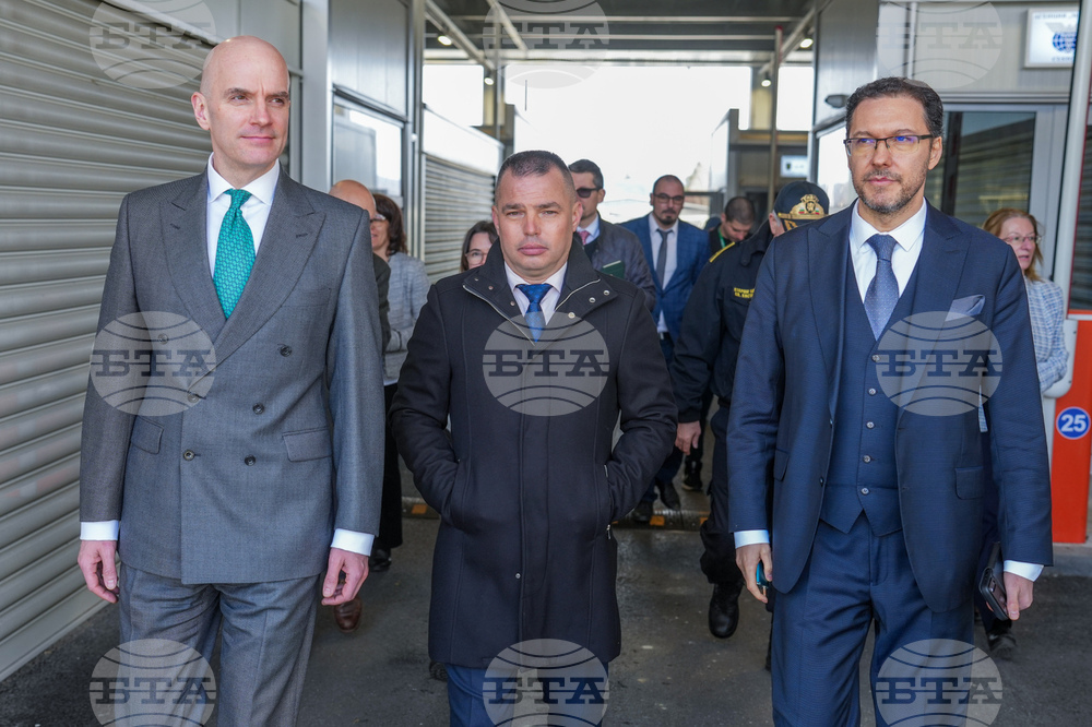 Outgoing Interior Minister Mitov, UK's Ambassador Copsey Visit Kalotina Border Checkpoint