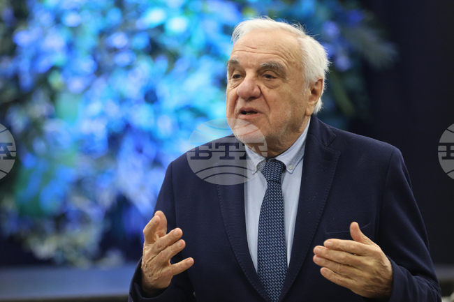 Публиката има нужда от близък контакт с оперното изкуство и заслужава да ѝ се посвещаваме през цялото време, каза акад. Пламен Карталов