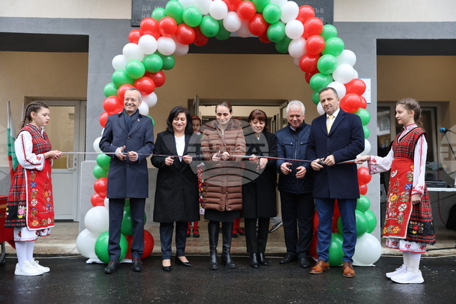 Благоевград - Второ основно училище „Димитър Благоев“ - обновена база 