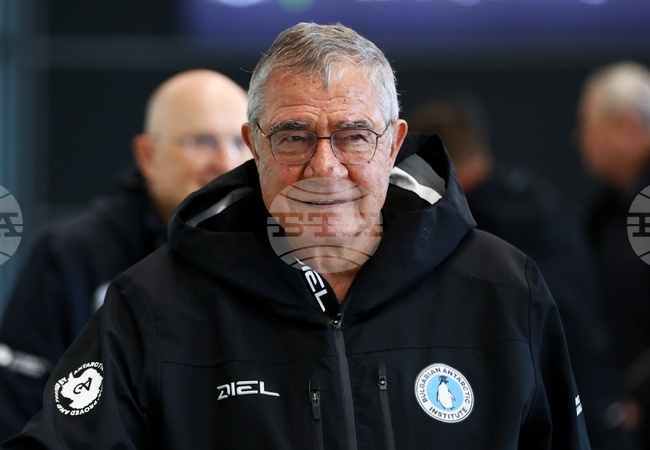 34-тата ни антарктическа експедиция е най-организираната, има богата научна програма и е с участие на чужди учени, каза проф. Христо Пимпирев