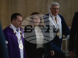 Медицински университет - лекари - дипломиране