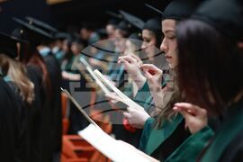 Медицински университет - лекари - дипломиране