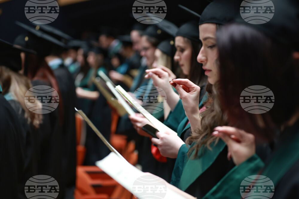 Медицински университет - лекари - дипломиране