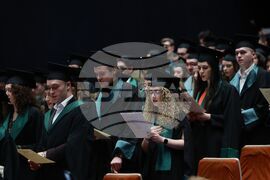 Медицински университет - лекари - дипломиране