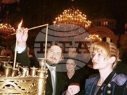 София (21 февруари 1999) Македонският премиер Любчо Георгиевски и съпругата му в храм паметника ''Александър Невски'' 