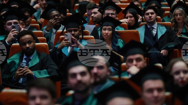 Общо 604 млади лекари от Медицинския университет в София получиха своите дипломи и положиха Хипократова клетва 