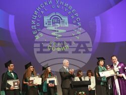 Медицински университет - лекари - дипломиране