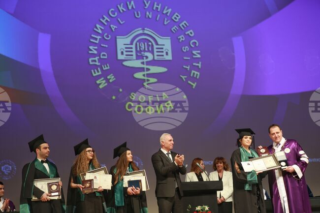 Медицински университет - лекари - дипломиране