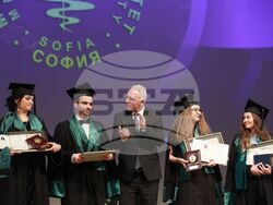 Медицински университет - лекари - дипломиране