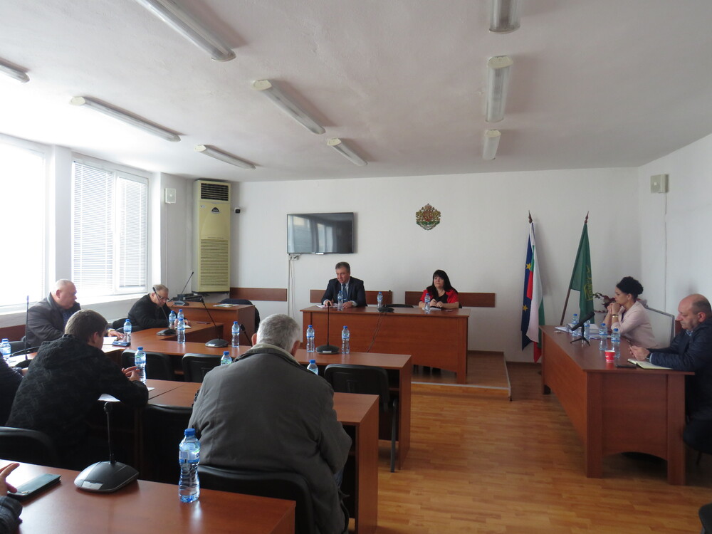 Областна администрация Шумен: Областният управител проф. Христо Христов продължава срещите си в общините във връзка с подготовката на предстоящите избори 