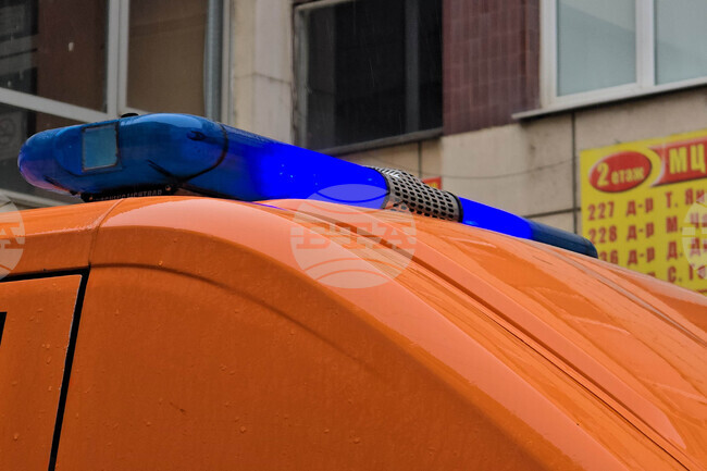 Мъж на 58 години от Ботевград е загинал, след като е блъснат от товарен автомобил, съобщиха от полицията