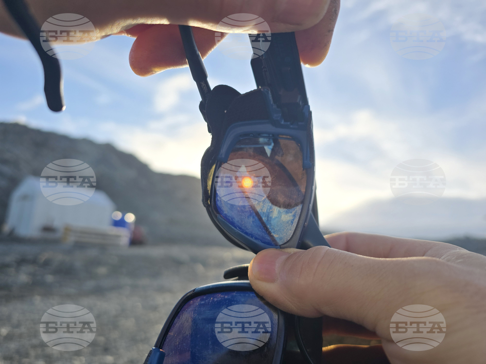 Antarctica - Solar eclipse