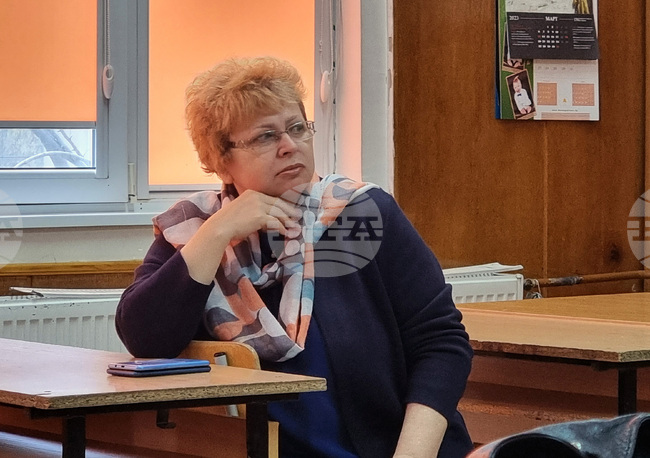 Колкото повече ученици участват в първите кръгове на олимпиадите, толкова по-голям е шансът да открием талантите, каза Мариана Милева в Сливен