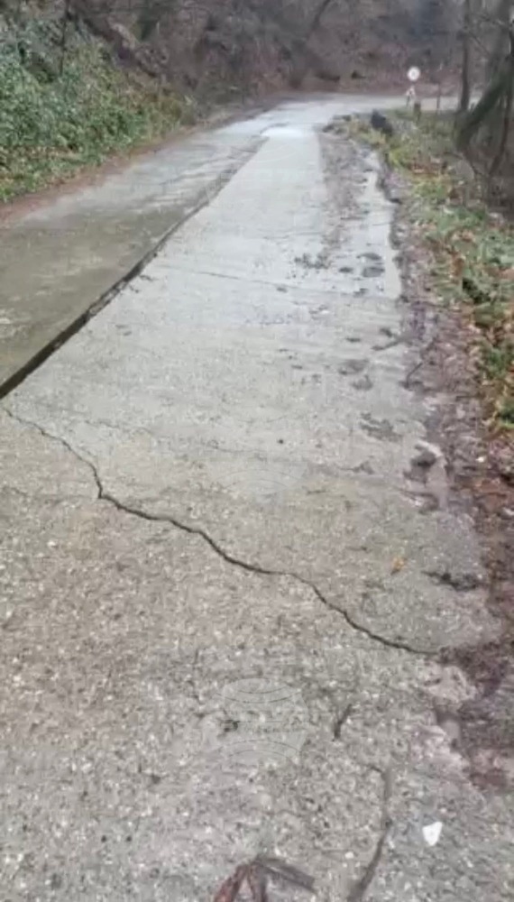 Преустановено е движението на тежкотоварни автомобили по пътя за хижа „Беласица" над Петрич