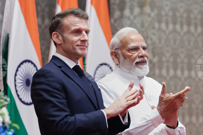 Не вярвам в международен ред, който се свежда до отношения между сюзерен и васали, заяви Макрон на посещението си в Делхи