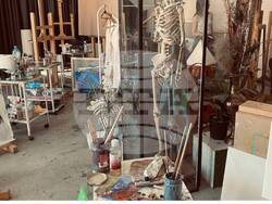 Студенти от специалност „Живопис“ на Национална художествена академия се събират в изложбата „Среща на образите“. Снимка: Екипът на събитието