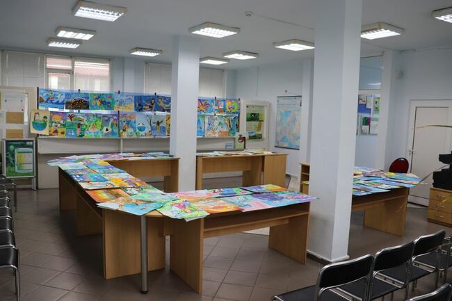 Подредена е изложба с най-добрите творби от конкурса на шуменската екоинспекция по повод Световния ден на водата