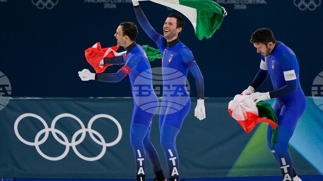  Италия е олимпийски шампион в отборното преследване на бързо пързаляне с кънки на Игрите в Милано