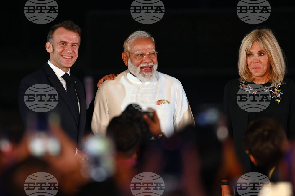 Брижит Макрон посети Гробницата на Хумаюн в Индия