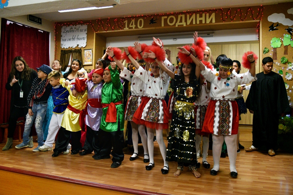 Община Сливен: Децата в Сотиря очароваха публиката на концерт за 140-ия рожден ден на ОУ „Св. Паисий Хилендарски“
