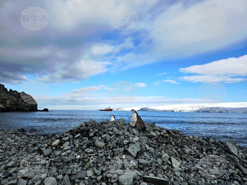 Научноизследователският кораб „Св. св. Кирил и Методий“ навлезе днес в протока Дрейк