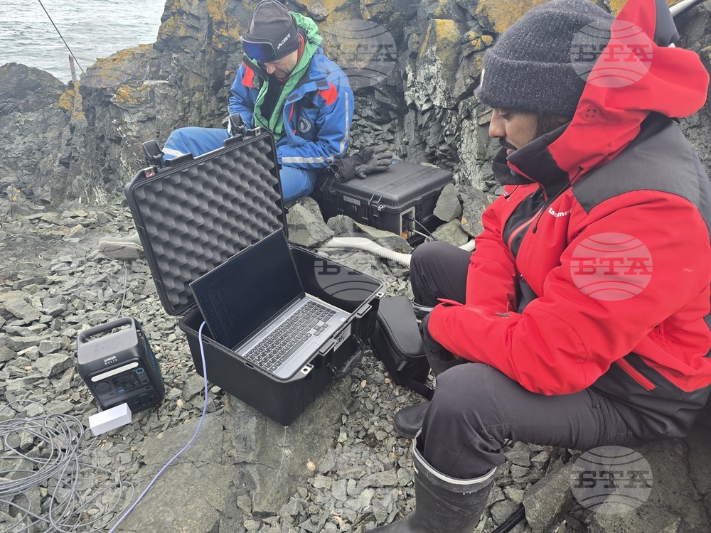 Antarctica - Petar Sapundjiev - 34th Bulgarian Antarctic Expedition