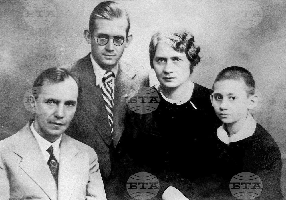 Светозар Златаров - писател и преводач