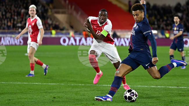 Пари Сен Жермен заличи два гола пасив и победи Монако в плейофите в Шампионската лига