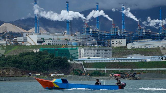 Ново търговско споразумение с Индонезия гарантира на САЩ достъп до изкопаеми горива и критични минерали, пише АП