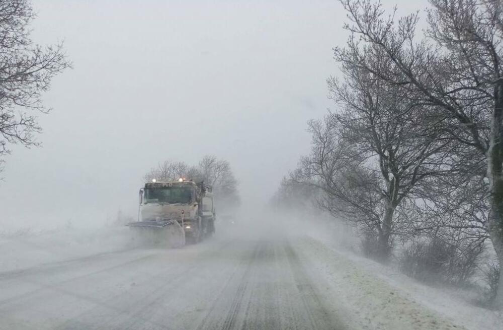 Областна администрация Русе: Спряно е движението за камиони над 12 тона по пътищата Русе – Бяла и Русе – Разград