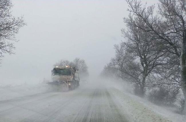 Областна администрация Русе: Спряно е движението за камиони над 12 тона по пътищата Русе – Бяла и Русе – Разград