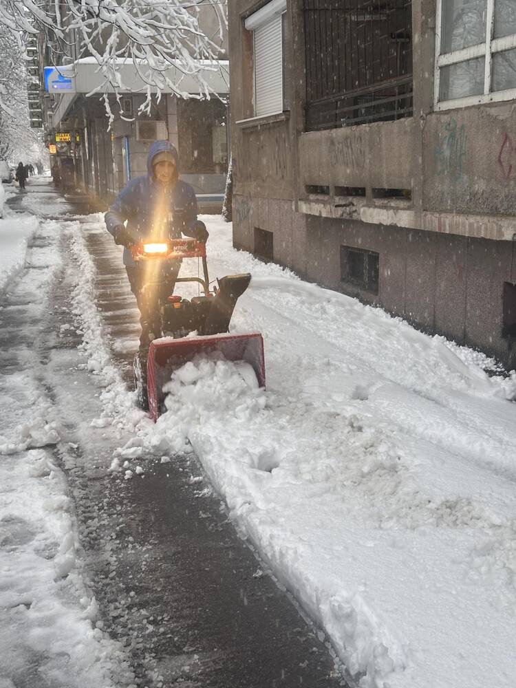  Община Русе: Фирмите по снегопочистване работят активно по пътната мрежа в Русе